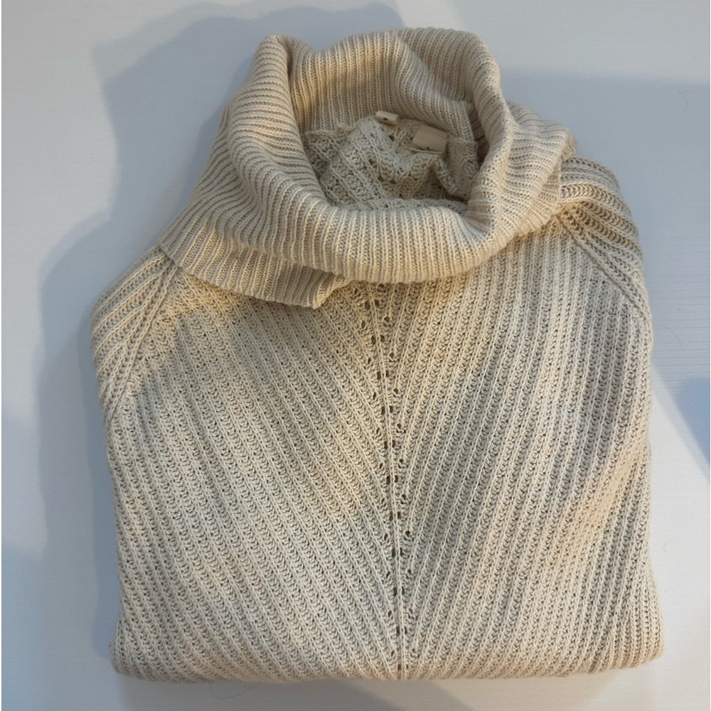 Knit sweater with lovely tie by waist!!